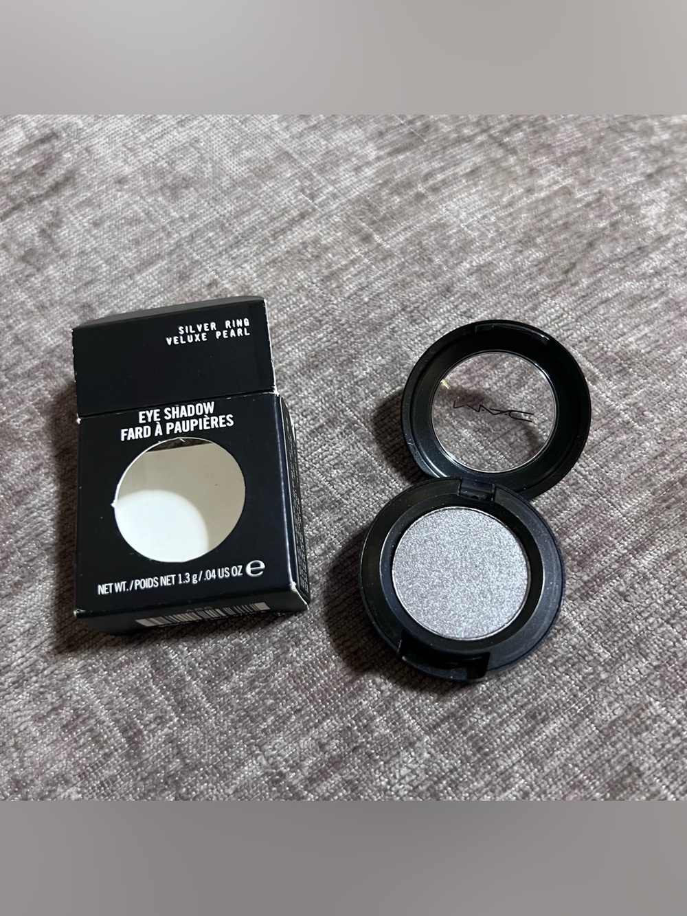 MAC SILVER RING EYESHADOW Veluxe Pearl NIB Discontinued HTF Rare New - Picture 2 of 9